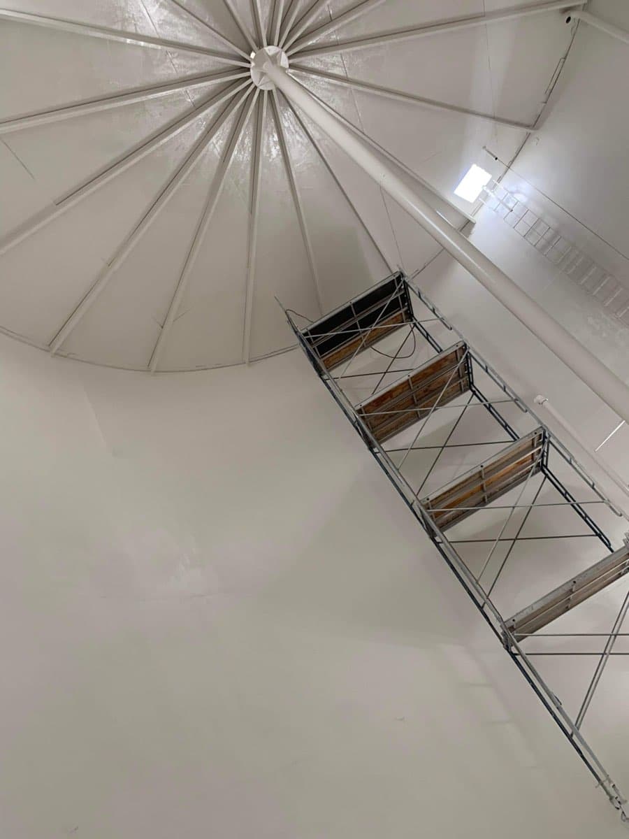 Interior tank lining close-up