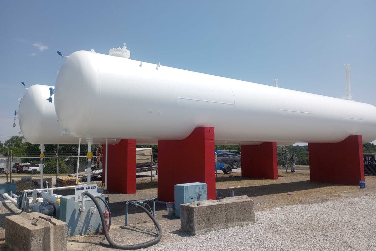 Agricultural propane tank painting